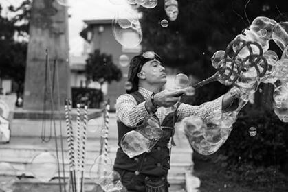 θεατρο δρόμου -ψυχαγωγία